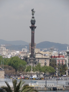 Statue honoring Columbus.jpg